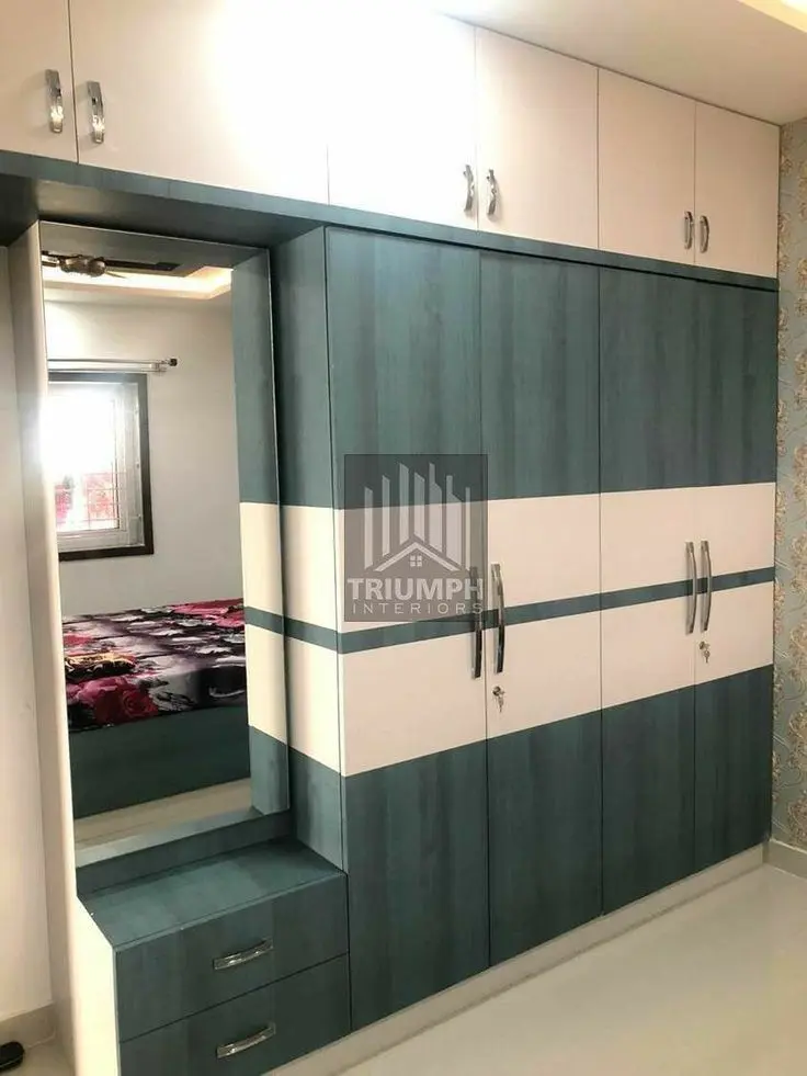 Wooden Almira With Mirror